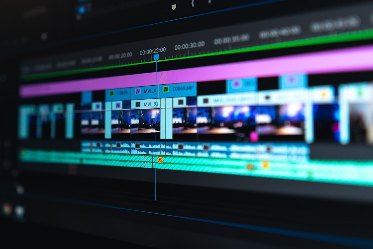 Set professionale di registrazione video Sterpryx con telecamere cinema e luci soffuse